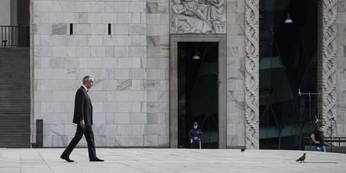 Выступление Андреа Бочелли в пустом Миланском соборе посмотрели миллионы зрителей