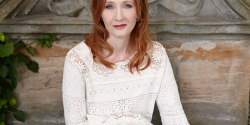 Джоан Роулинг объявила конкурс иллюстрации своей новой книги