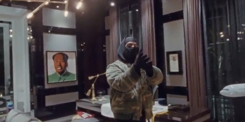 Дрейк показал часть своей коллекции искусства в новом клипе