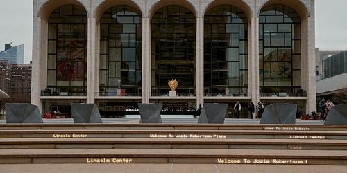 Лидеры в сфере искусства Нью-Йорка объединились, чтобы пережить карантин