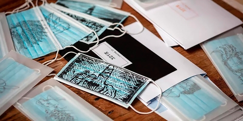 Ай Вэйвэй выпустил свою коллекцию медицинских масок