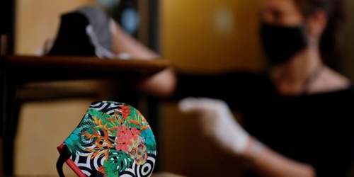 Национальный музей Чехии открывает выставку защитных масок