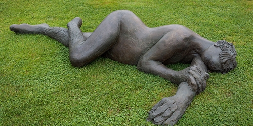 Галерея Hauser & Wirth представила новые скульптуры Николь Айзенман