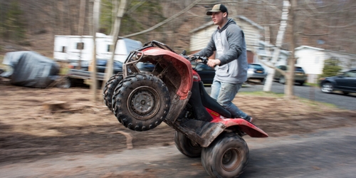 Американский фотограф снимает сельскую местность в период пандемии